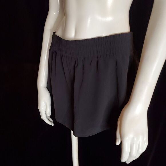 Victoria's Secret On Point Black Shorts (M) - Picture 1 of 4